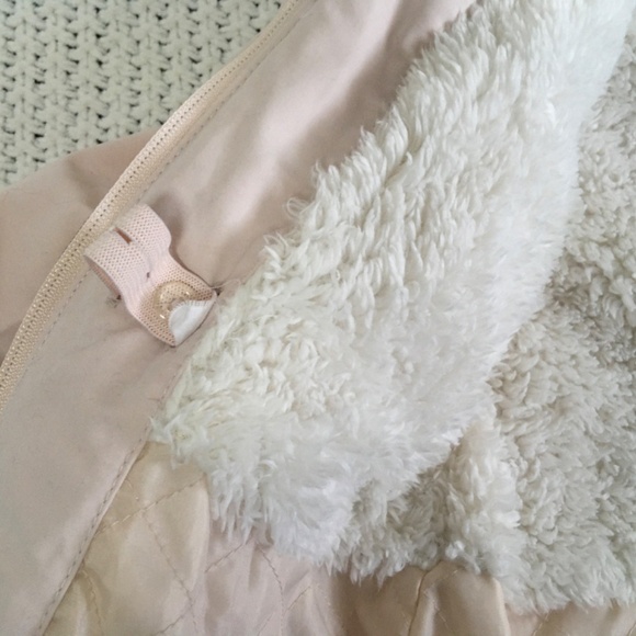 H&M WARM WINTER JACKET SIZE 1 1/2 - 2YR LIGHT PINK/CREAM COLOR - Picture 3 of 8